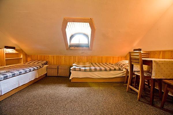 Schronisko Pttk Samotnia Albergue Karpacz Habitación foto