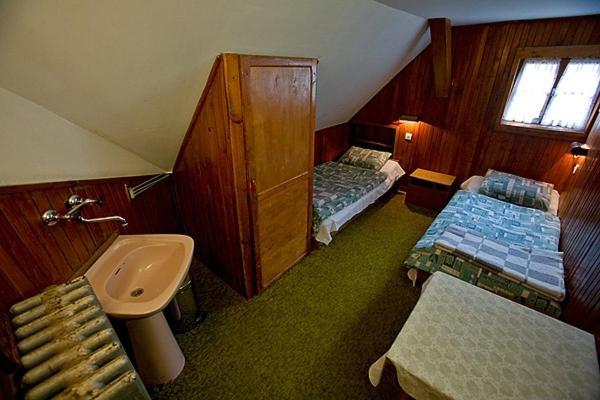 Schronisko Pttk Samotnia Albergue Karpacz Habitación foto