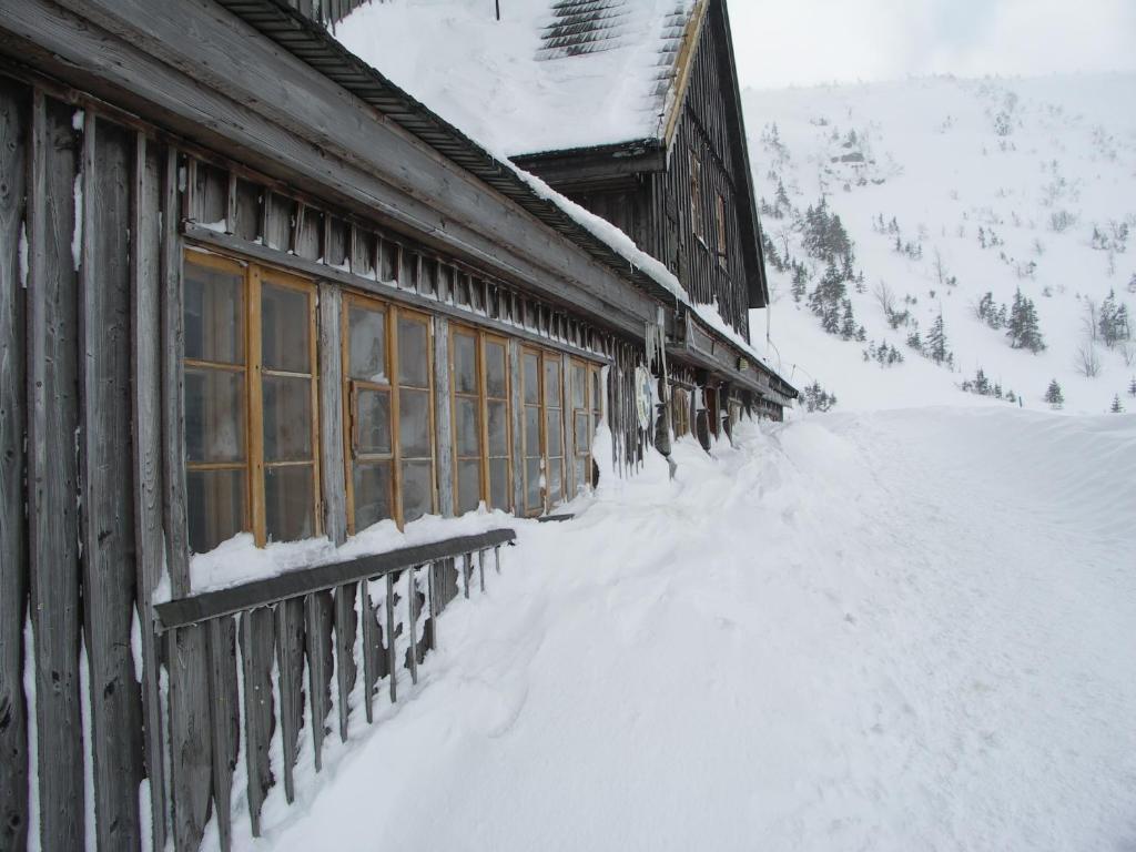 Schronisko Pttk Samotnia Albergue Karpacz Exterior foto